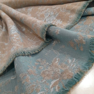 photo_5267241355610624740_y